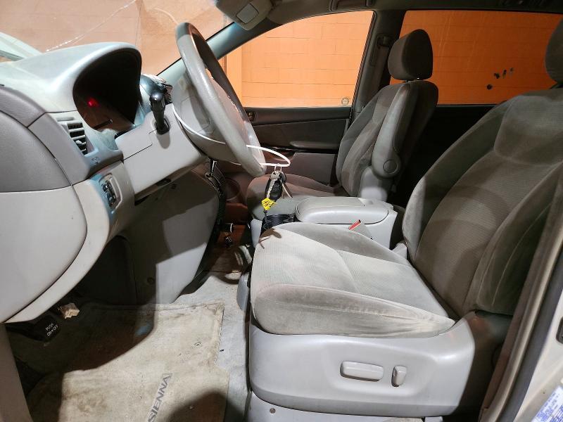 2004 Toyota Sienna ce 7 Passenger
