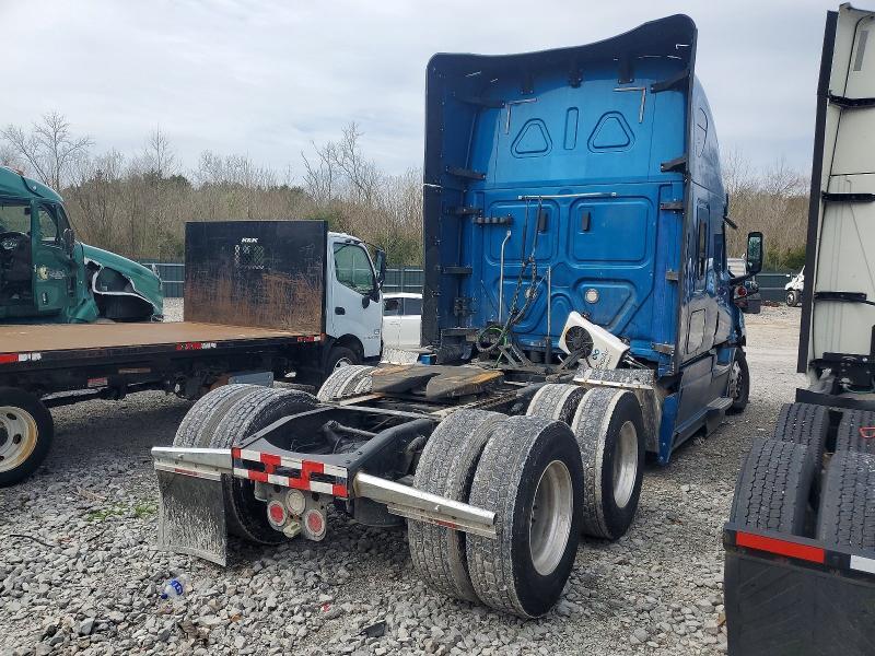 2021 Freightliner Cascadia 126