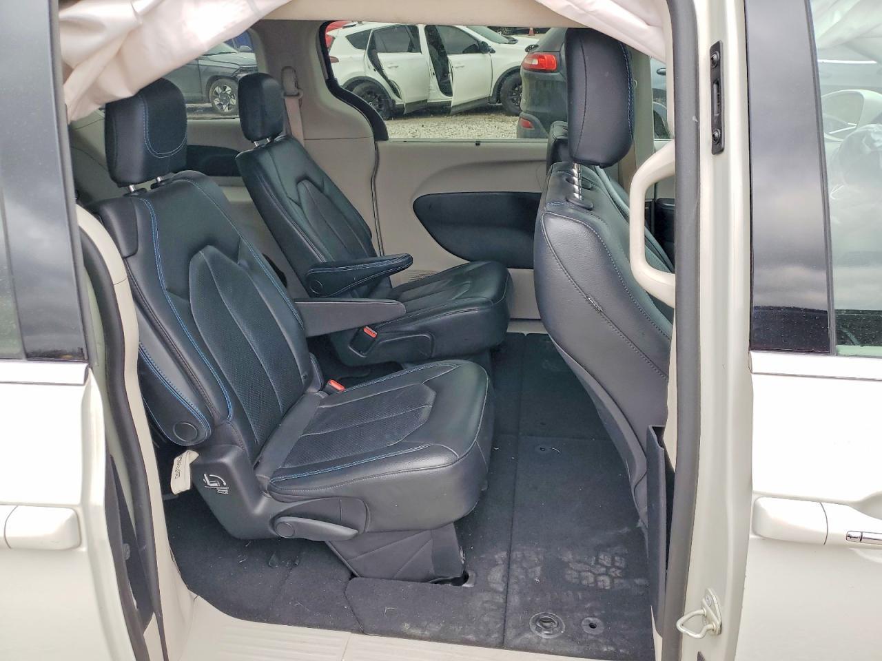 2021 Chrysler Pacifica Touring l
