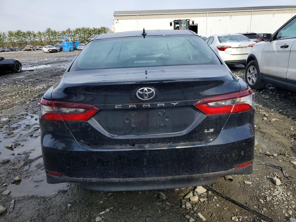 2024 Toyota Camry le
