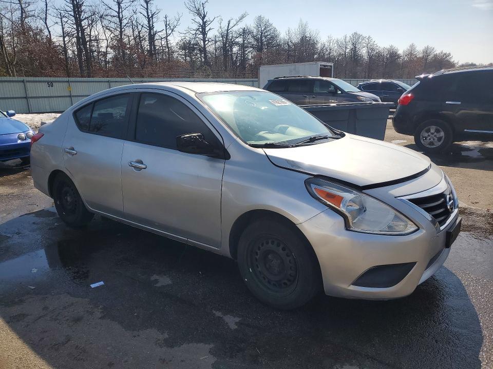 2019 Nissan Versa sv