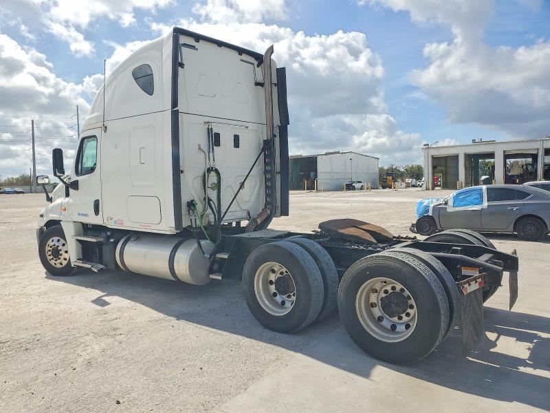 2013 Freigliner 2013 Freightliner Cascadia Semi Truck
