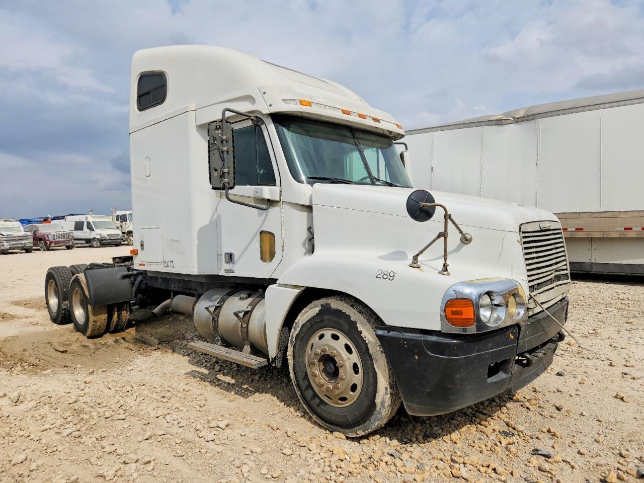 1998 Freightliner Convention-Semi Truck