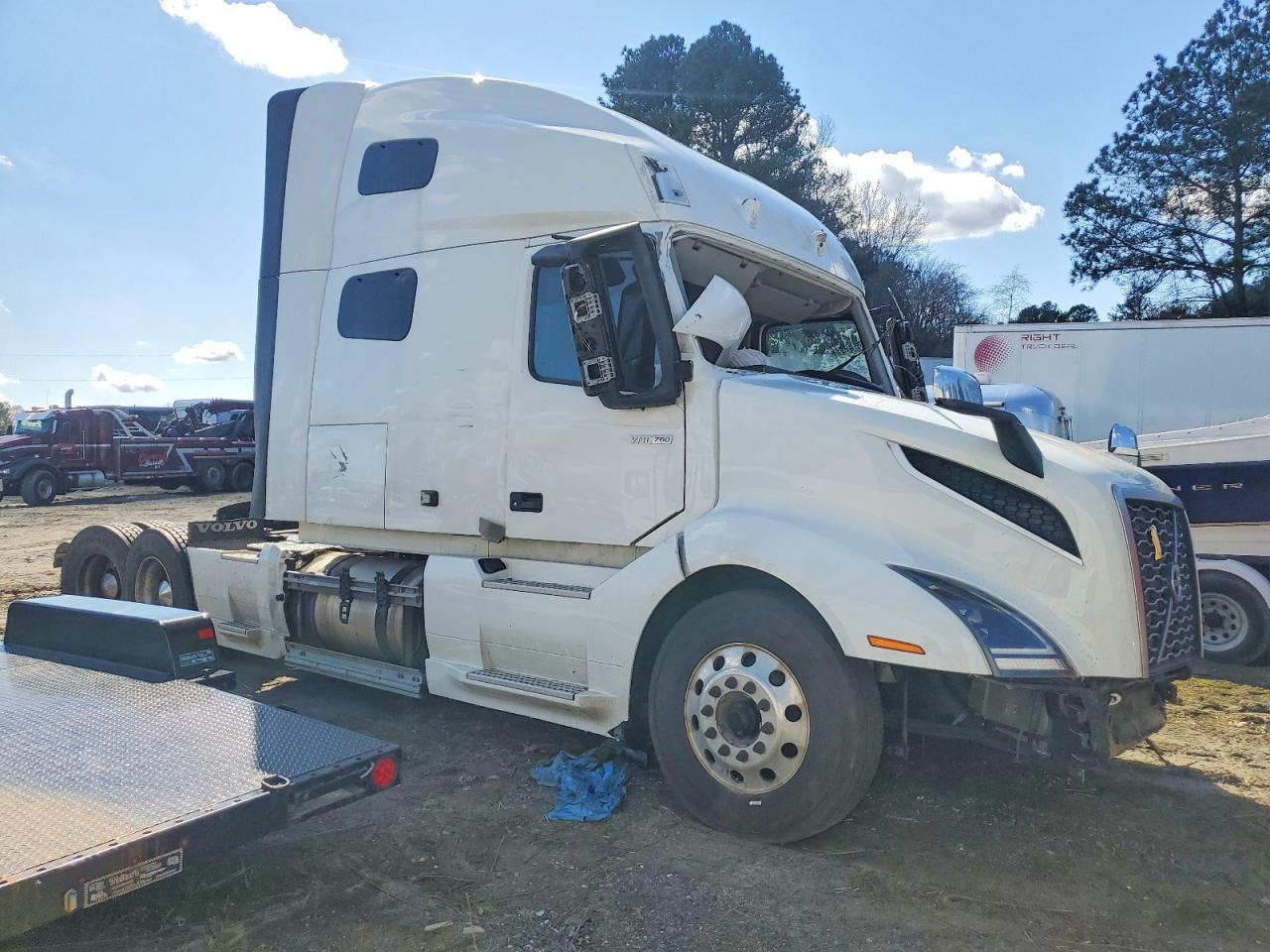 2021 Volvo VNL Semi Truck