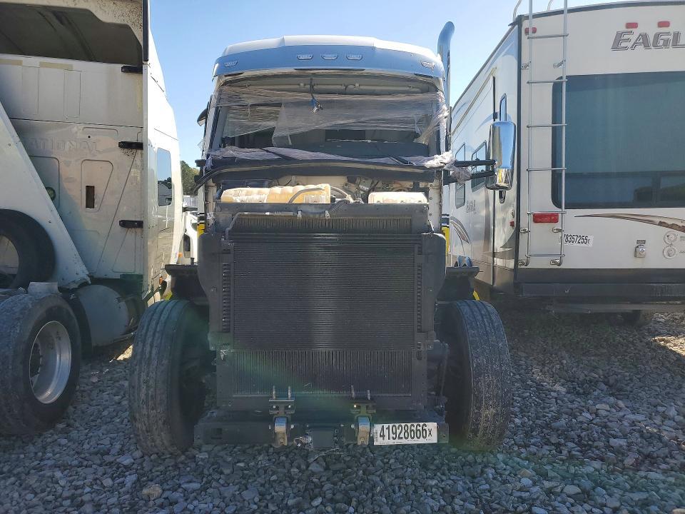 2022 Kenworth T680 Semi Truck