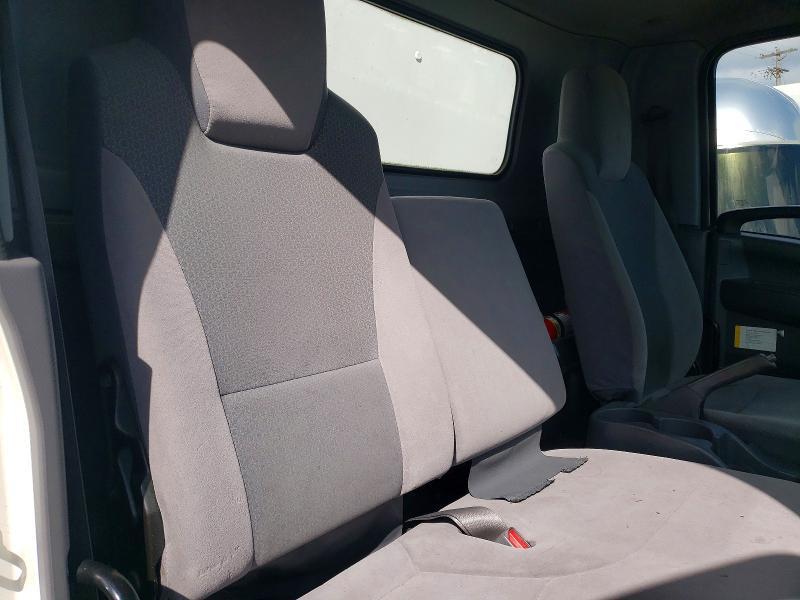 2016 Isuzu NRR