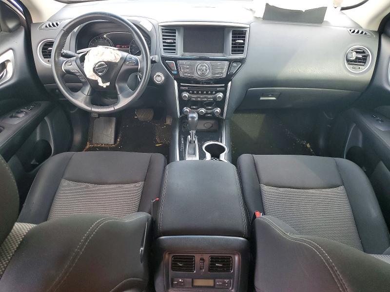 2017 Nissan Pathfinder sv