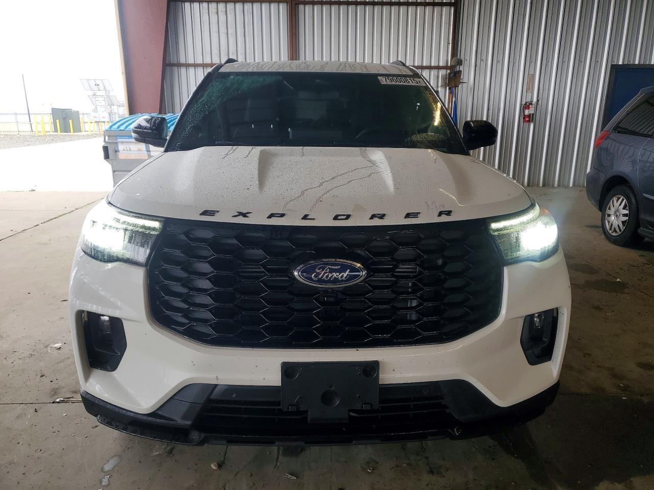 2025 Ford Explorer St-line