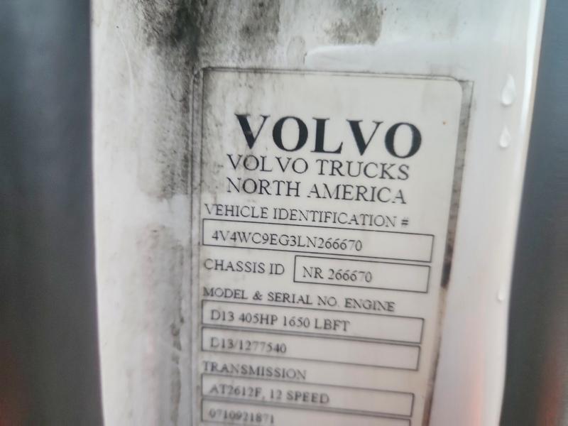 2020 Volvo VNR Semi Truck