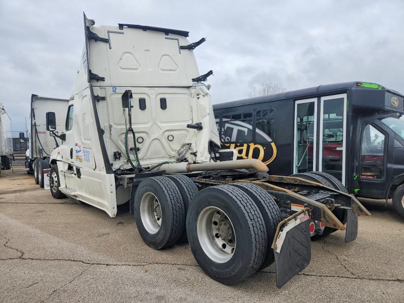 2017 Freigliner 2017 Freightliner Cascadia 125 Semi Truck