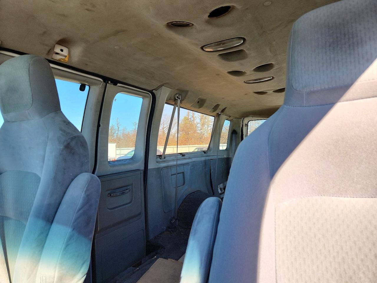 2003 Ford Econoline E350 Super Duty Wagon
