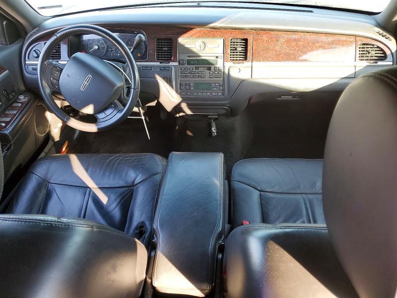 2011 Lincoln Town car Executive l