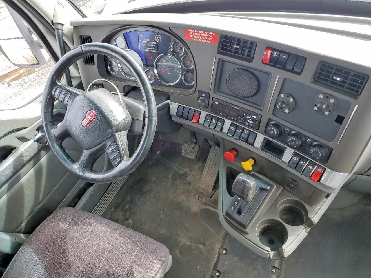 2017 Kenworth Construction T680