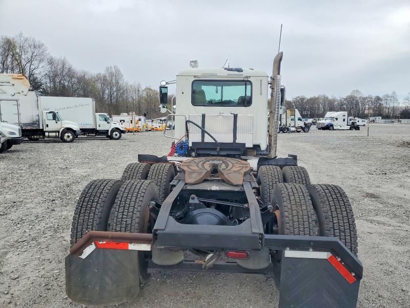 2014 Mack 600 CXU613-Semi Truck