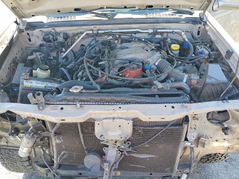 2001 Nissan Frontier XE