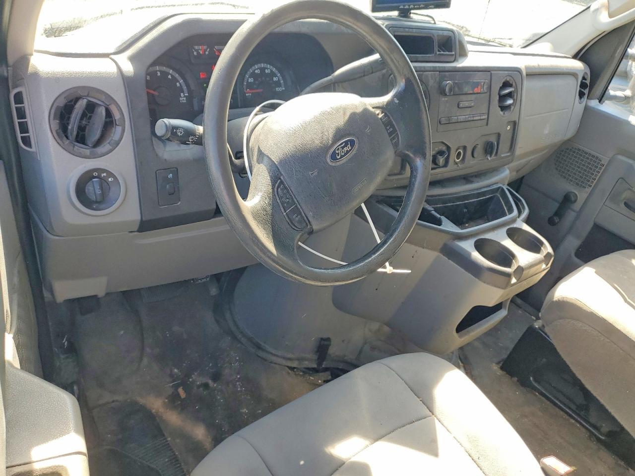 2014 Ford E350 Utility / Service Truck