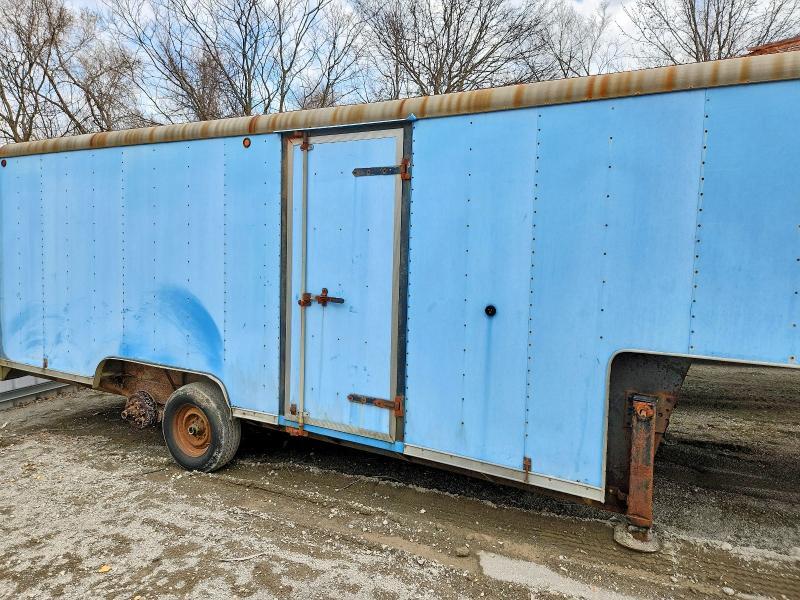 1990 Wells Cargo Cvg2825 Enclosed Cargo Trailer