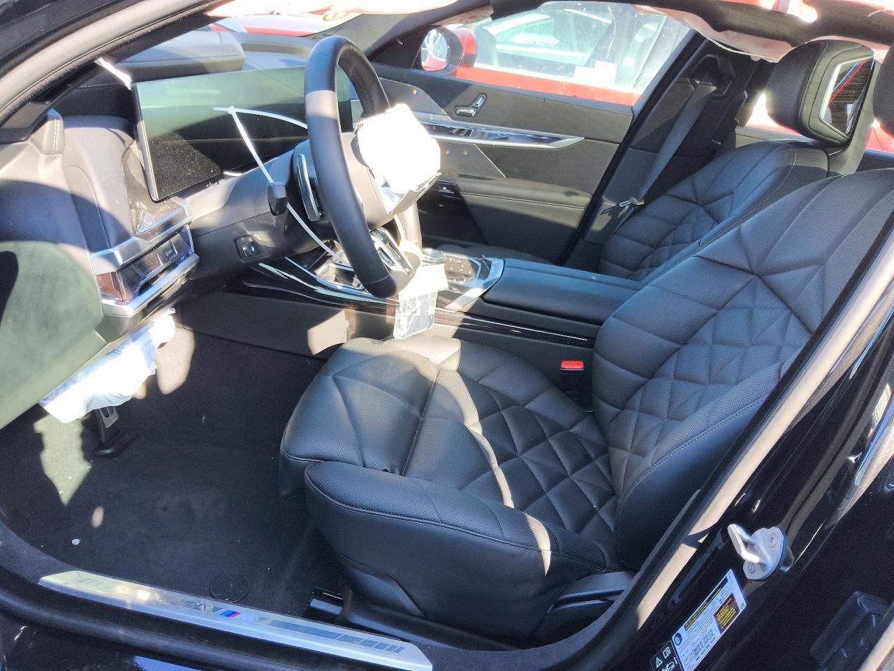 2025 BMW 740 xi
