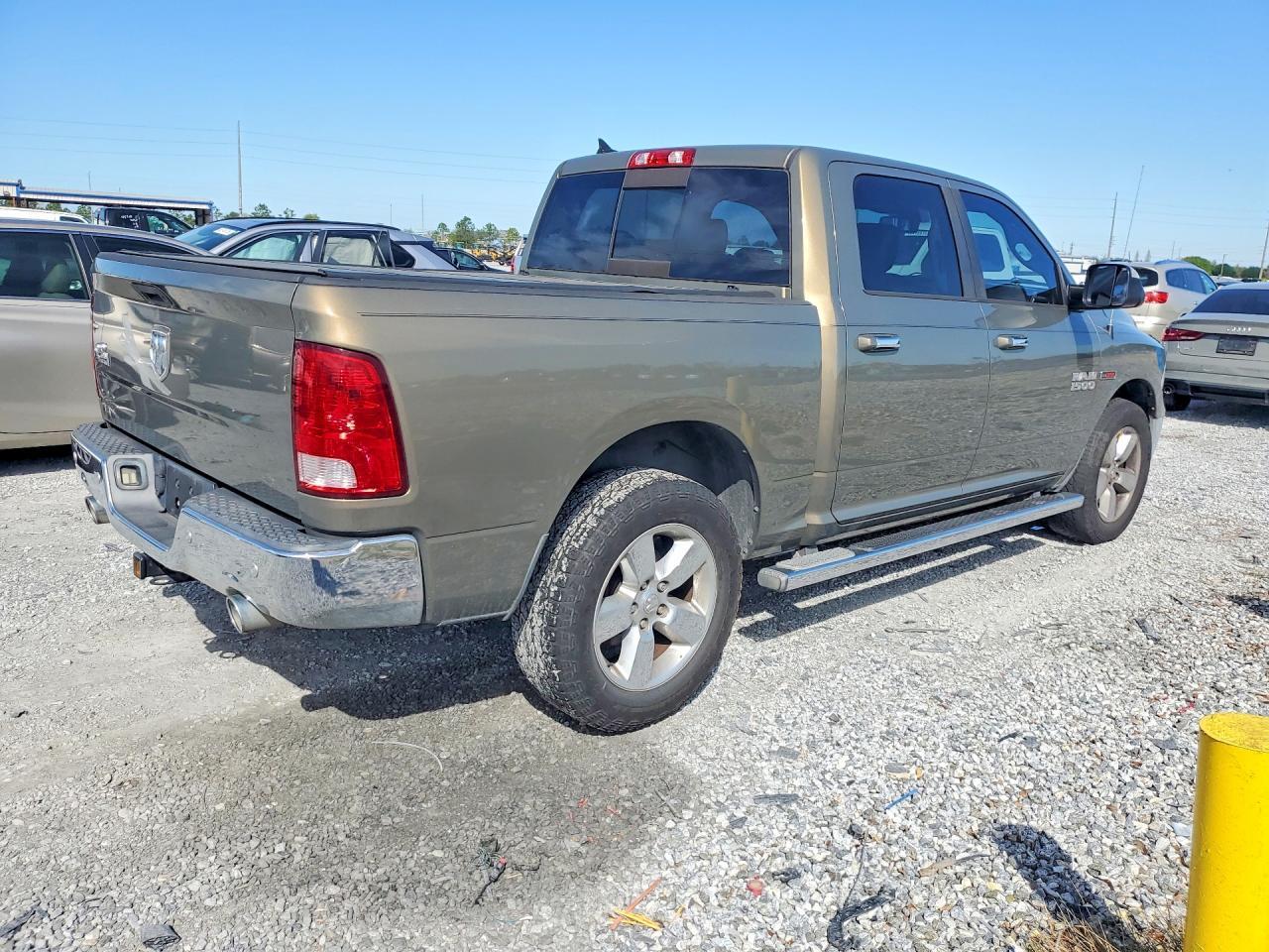 2015 Dodge RAM 1500 SLT