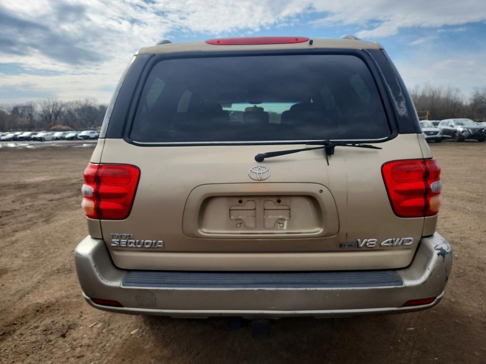 2004 Toyota Sequoia SR5