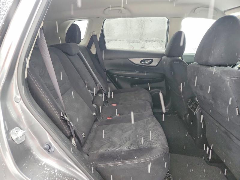 2016 Nissan Rogue sv