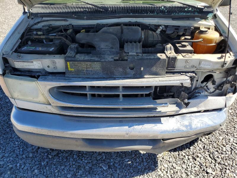 2002 Ford Econoline E350 Super Duty Wagon