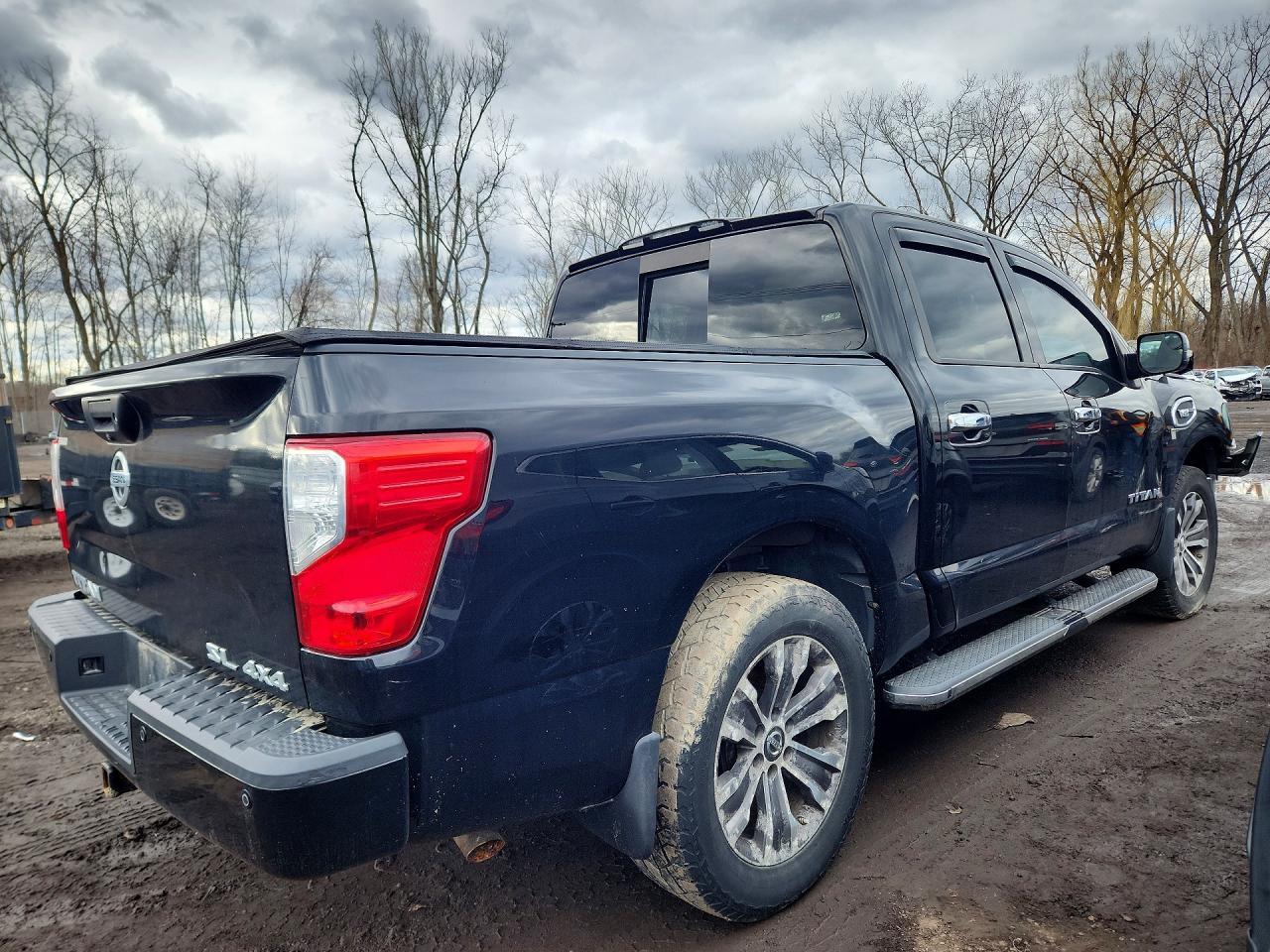 2017 Nissan Titan SL