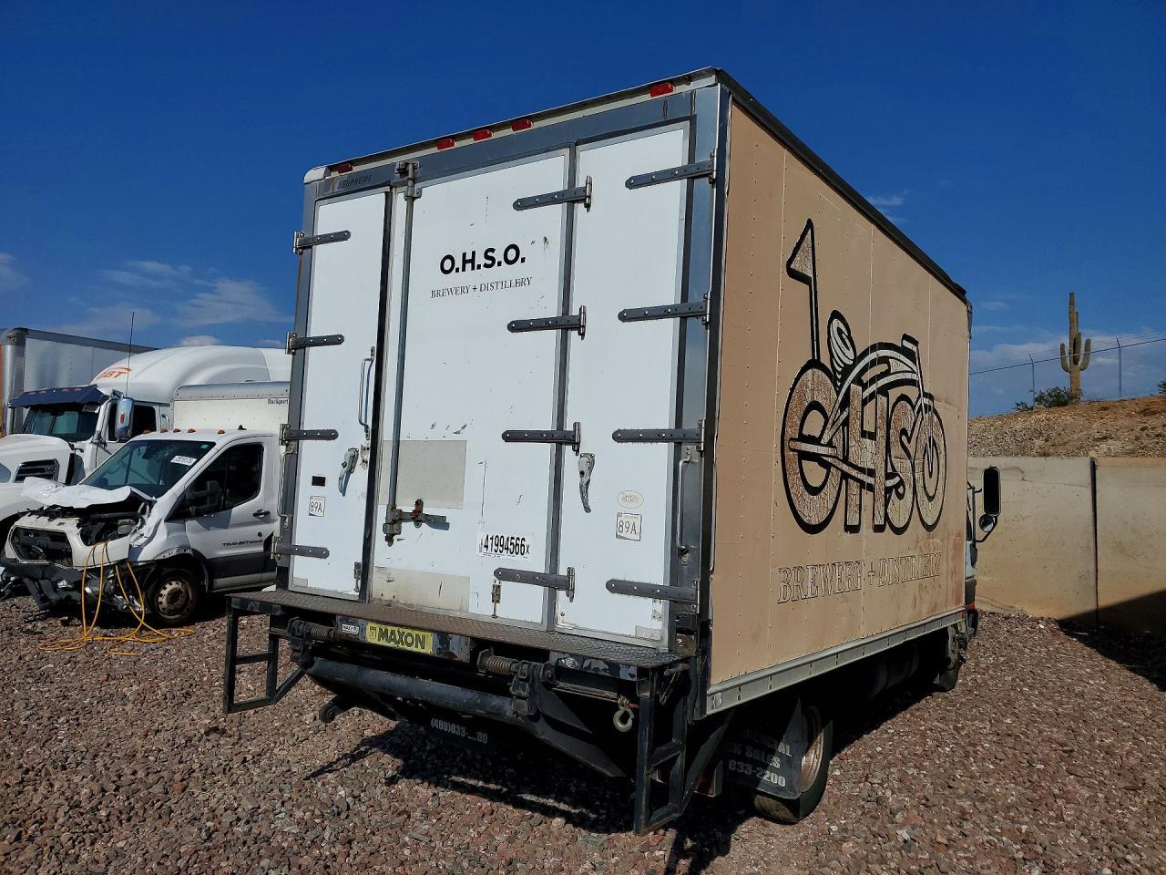 2004 Mitsubishi 2004 Mits 649-BOX Truck
