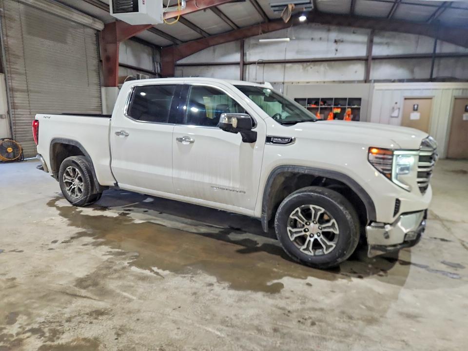 2025 GMC Sierra K1500 slt