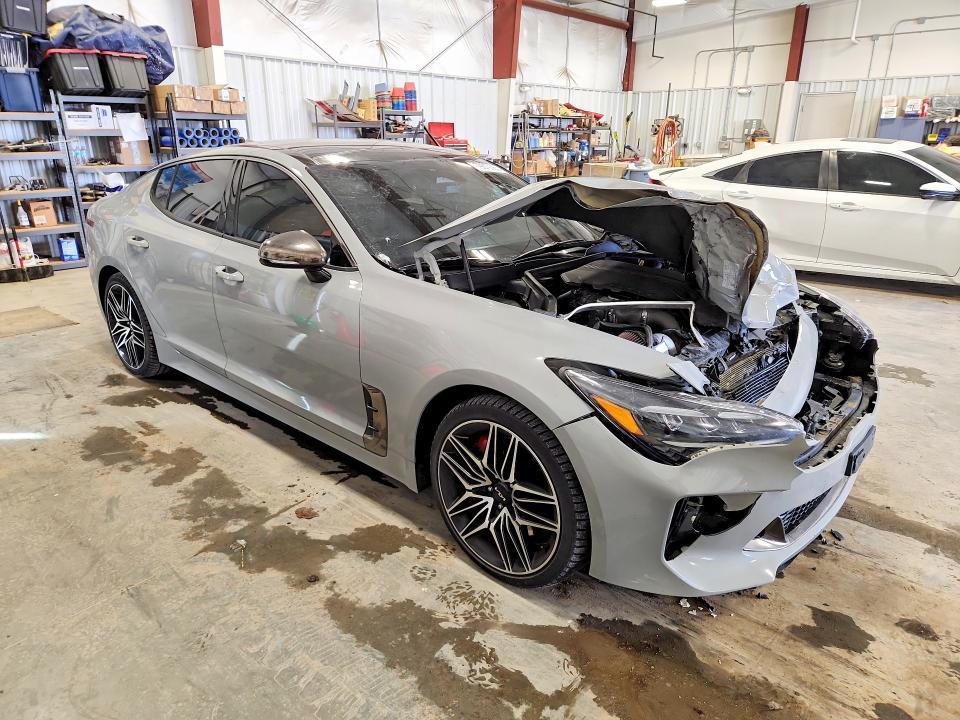 2022 KIA Stinger GT1