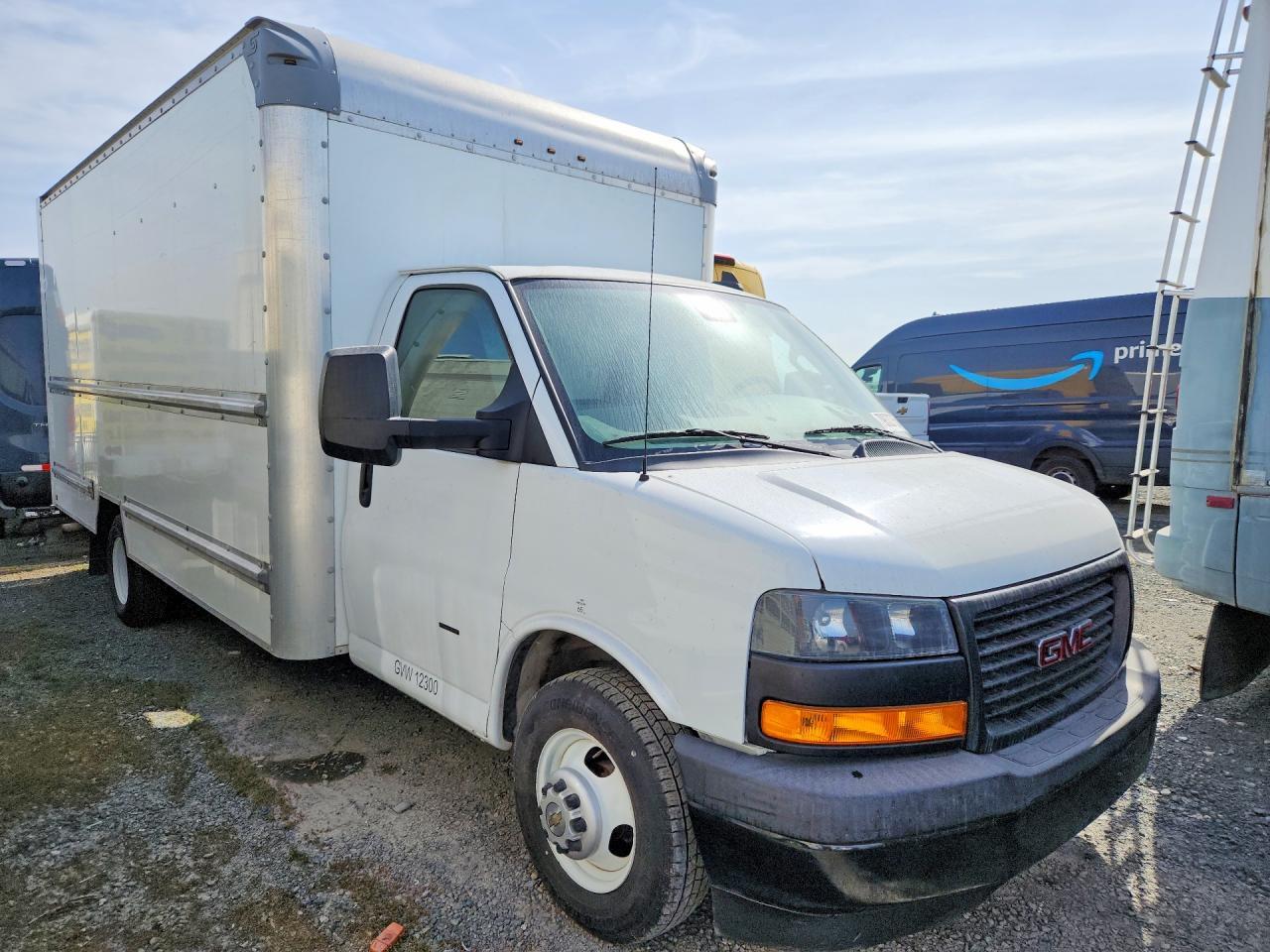 2020 GMC Savana BOX Truck