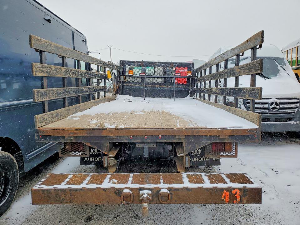 2019 Isuzu NPR XD Flatbed Truck