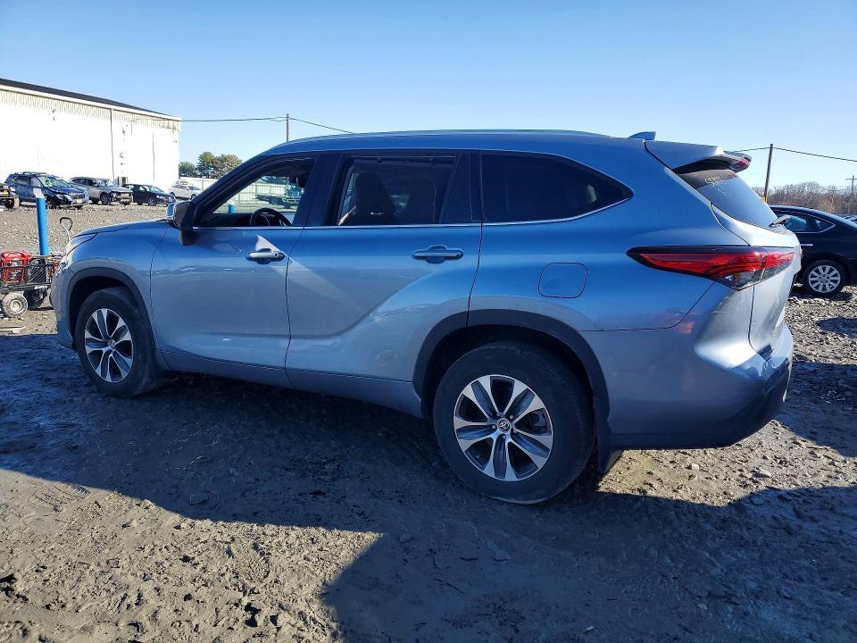 2022 Toyota Highlander xle