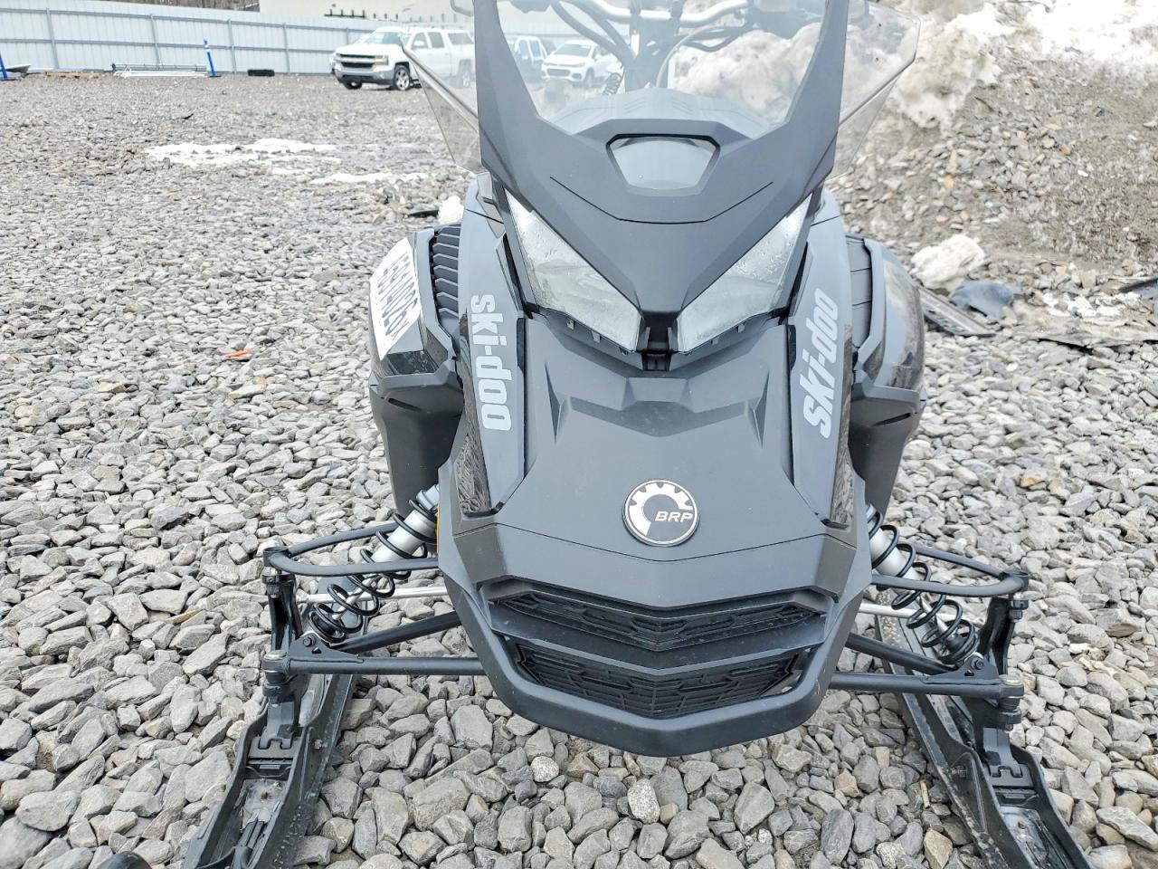 2020 Skidoo Renegade Adrenf