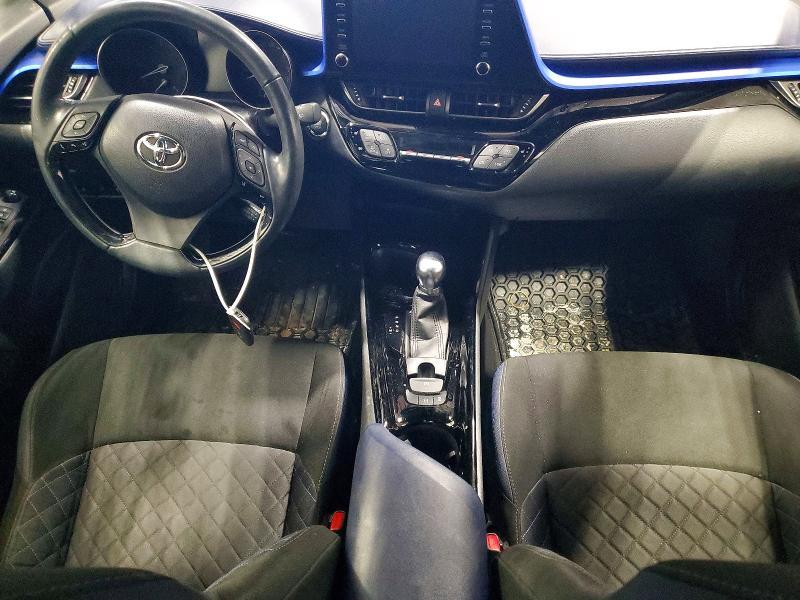 2022 Toyota C-hr xle