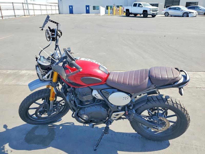 2024 Triumph Scrambler 400 X