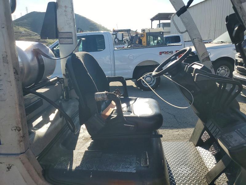 2015 Unicariers 2015 Niss Forklift