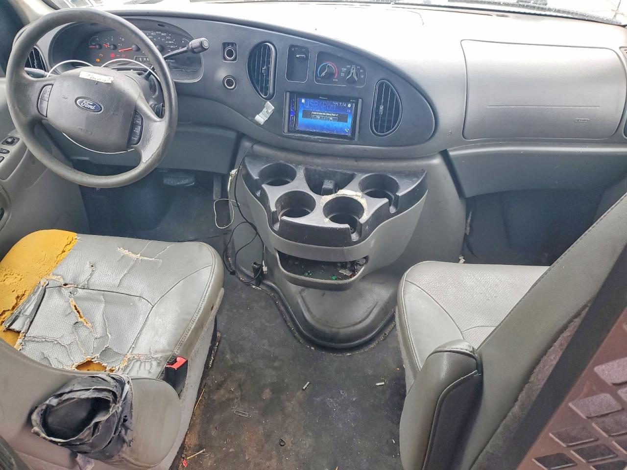 2008 Ford Econoline E150 van