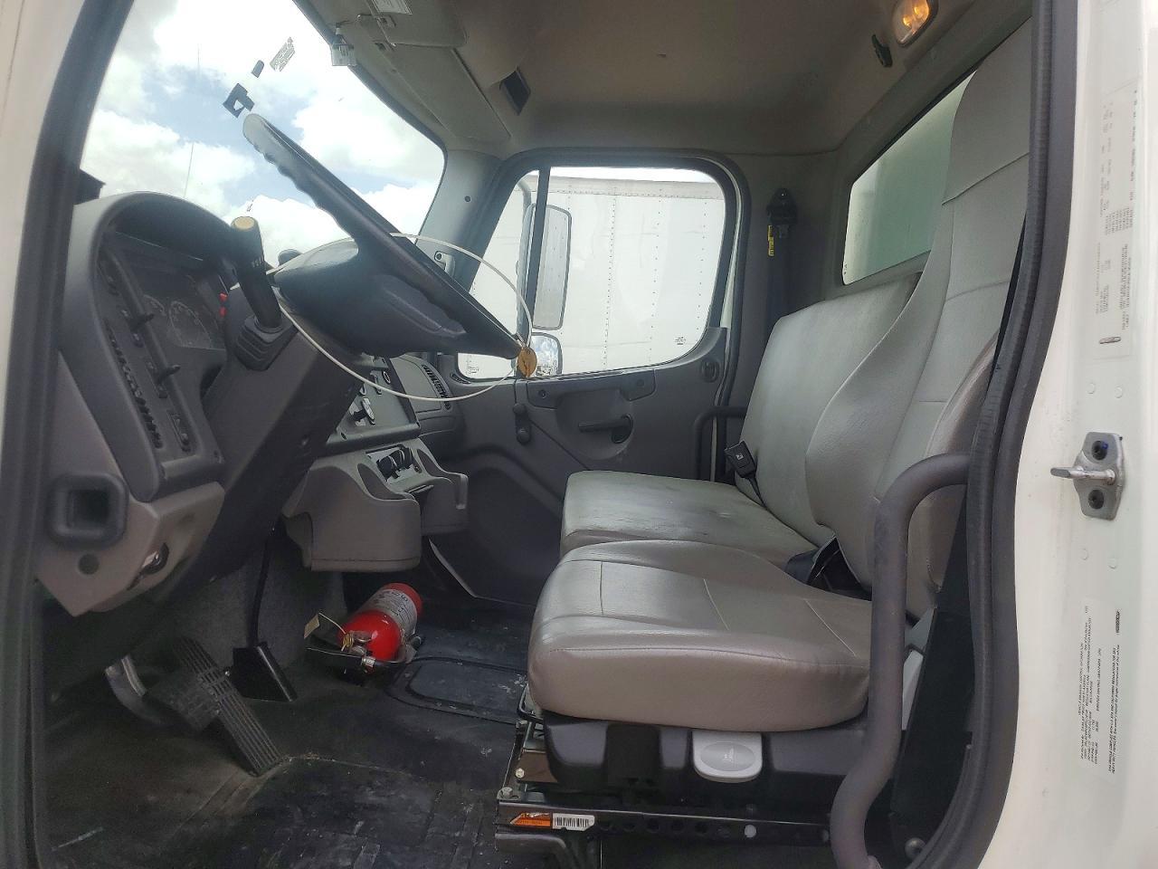 2023 Freightliner Business Class M2 BOX Truck