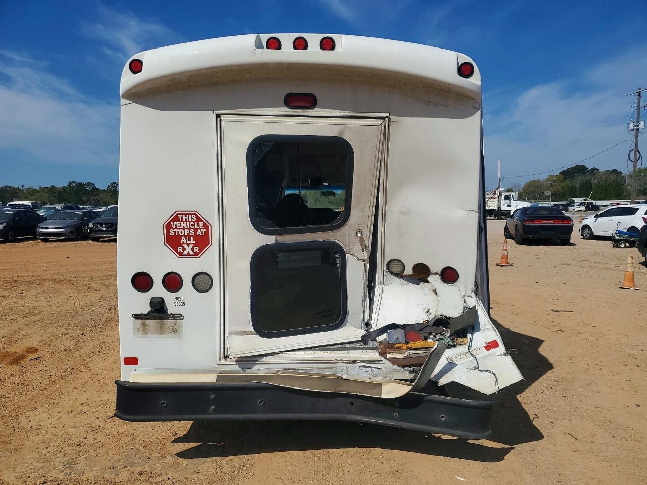 2016 Ford Econoline E350 Super Duty Cutaway Van