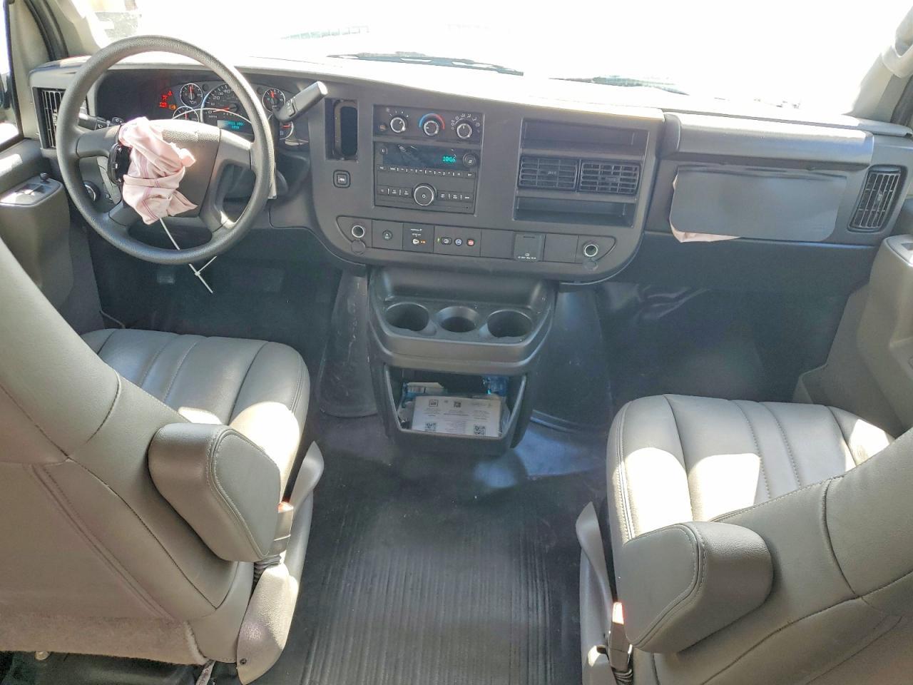 2025 Chevrolet Express G2500