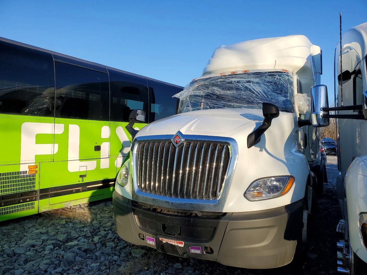 2022 International LT625