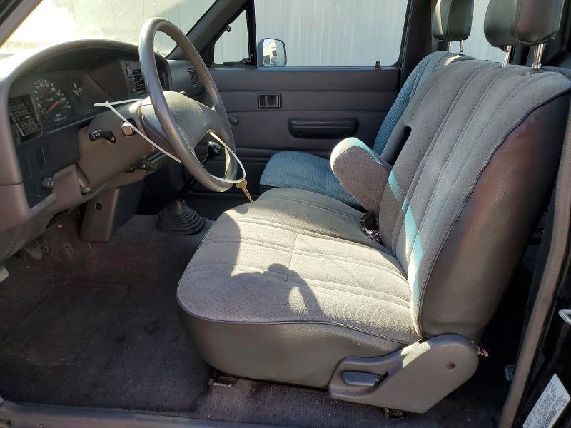 1990 Toyota Pickup Deluxe