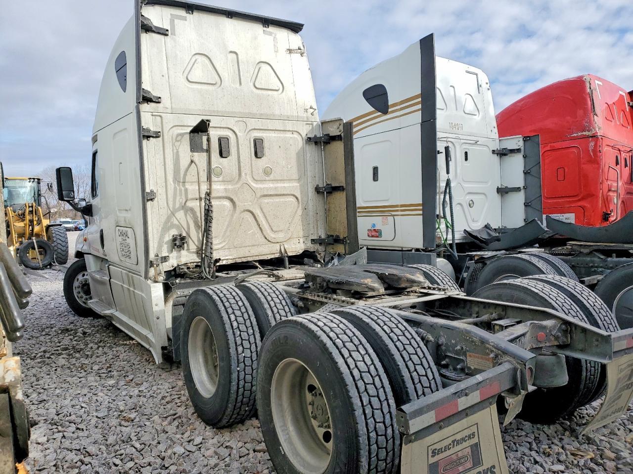2017 Freightliner Cascadia 125 Semi Truck