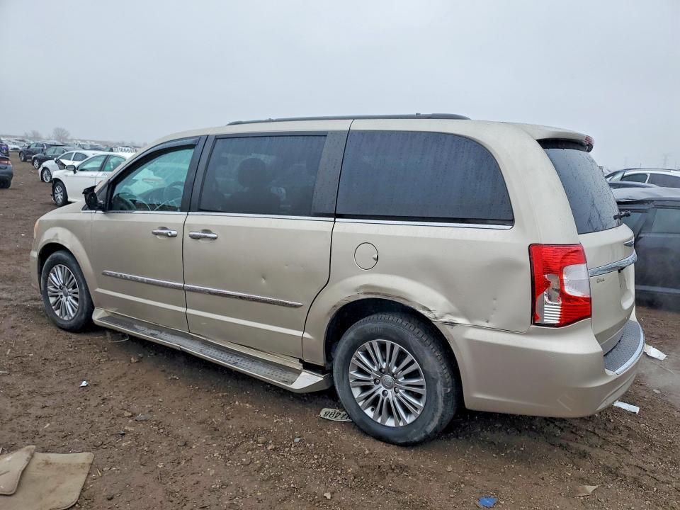 2013 Chrysler Town & Country Touring l