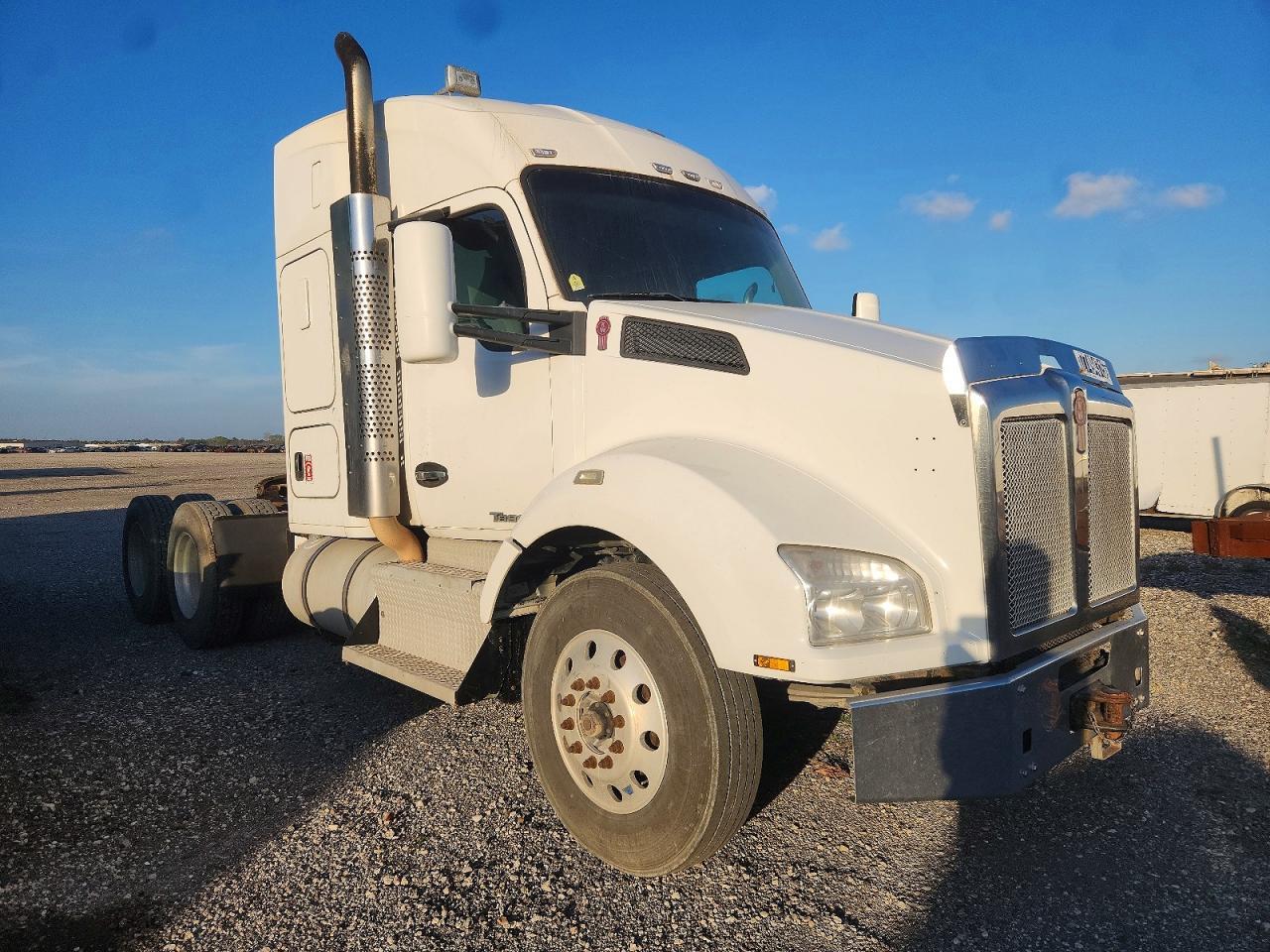 2017 Kenworth T880 Semi Truck