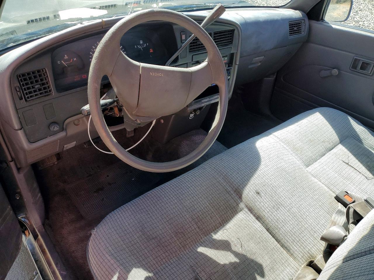 1990 Toyota Pickup Deluxe