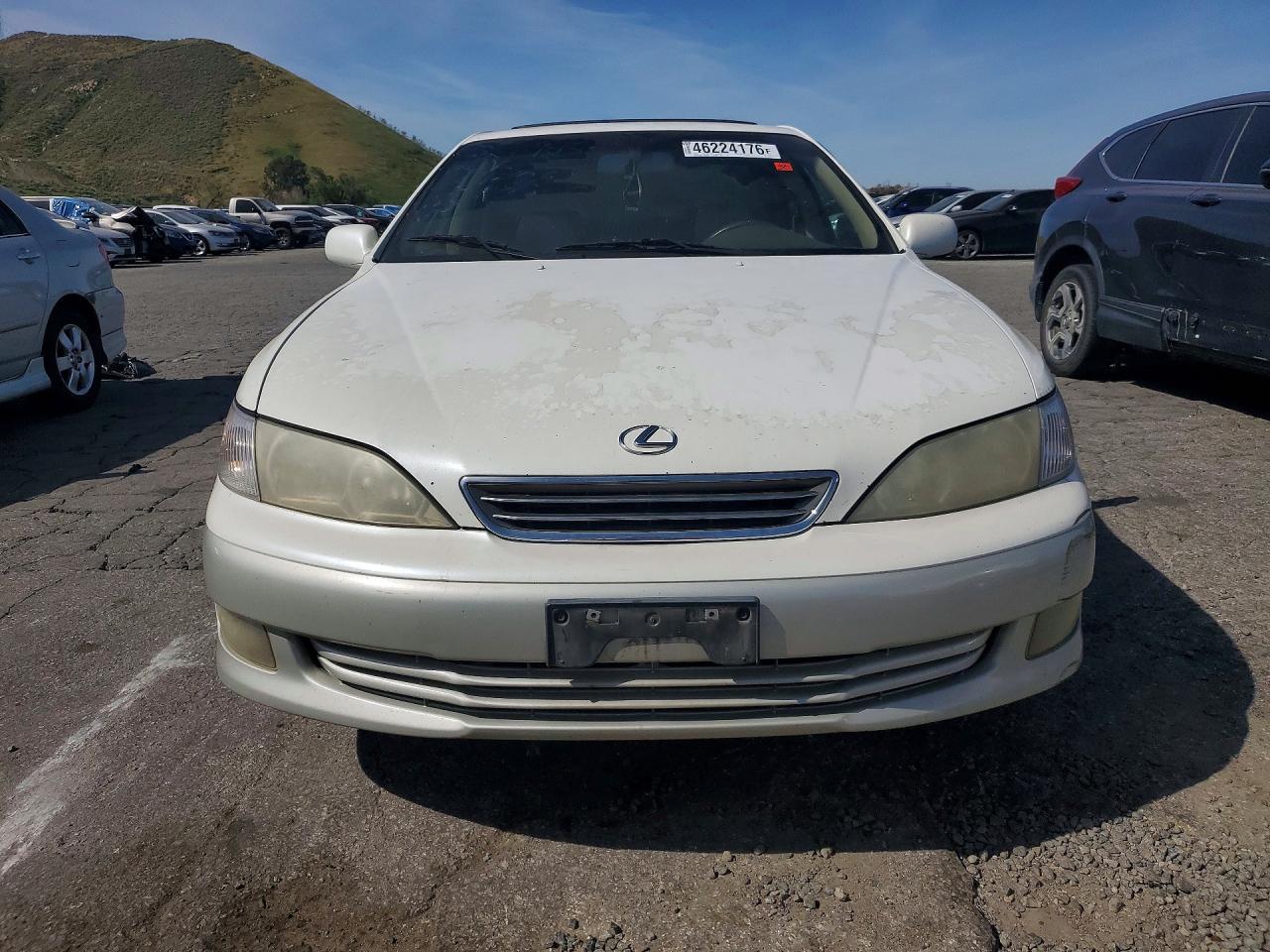 2000 Lexus Es 300 Base
