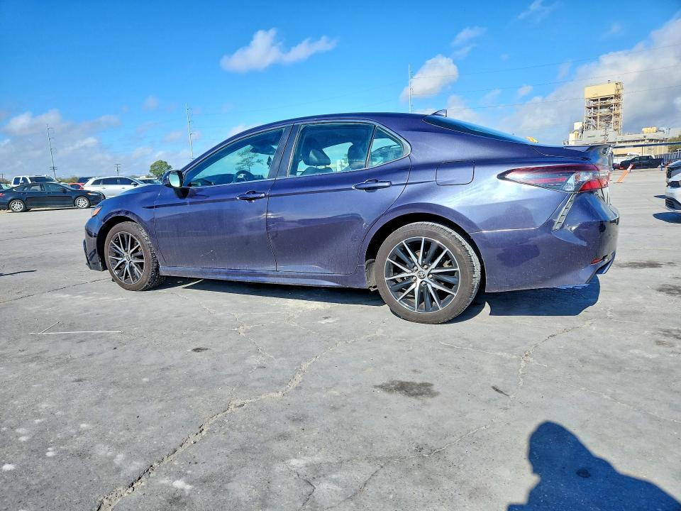 2021 Toyota Camry se