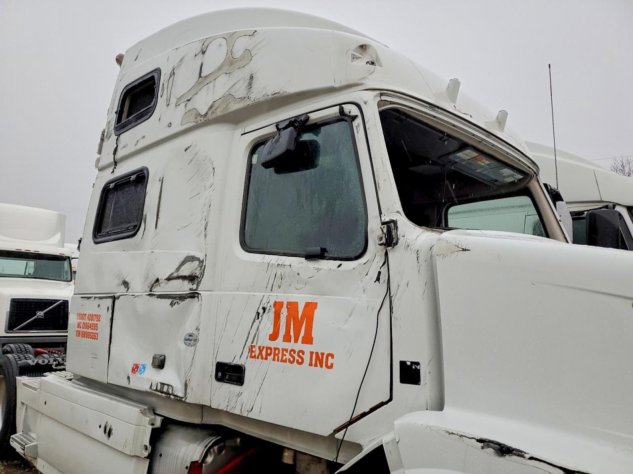 2017 Volvo VNL64T